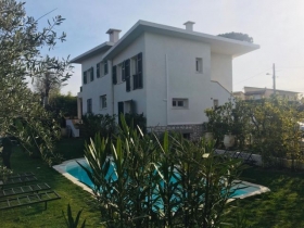 Appartements proche de la mer. 'Villa louise-rose' à Villeneuve-loubet