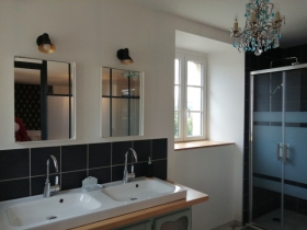 2 chambres, 1 suite, 1 suite familiale. Capacité 10 personnes 'Mademoiselle Marceline' à Préaux