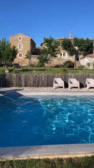 2 chambres, 1 suite, 1 suite familiale. Capacité 10 personnes 'Mademoiselle Marceline' à Annonay