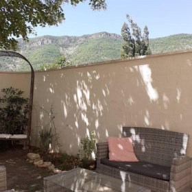Suite parentale avec piscine privative intérieure 'Alma bella -suite parentale avec piscine privative& salon cosy' à Roche saint secret