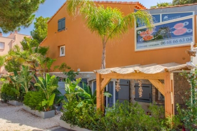Meublés - chambres d’hôtes - appart-Hôtel -  'Tiloulocation ' à Hyères