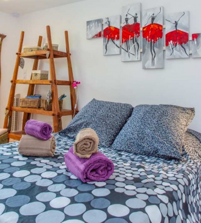 Meublés - chambres d’hôtes - appart-Hôtel -  'Tiloulocation ' à Hyéres