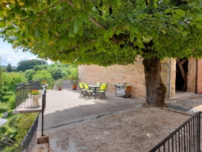 Maison de campagne 'Merlières' à Chasteaux