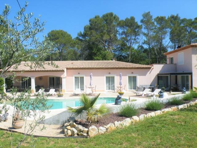 Chambres doubles et quadruple  'Domaine le mas sans soucis' à Fayence