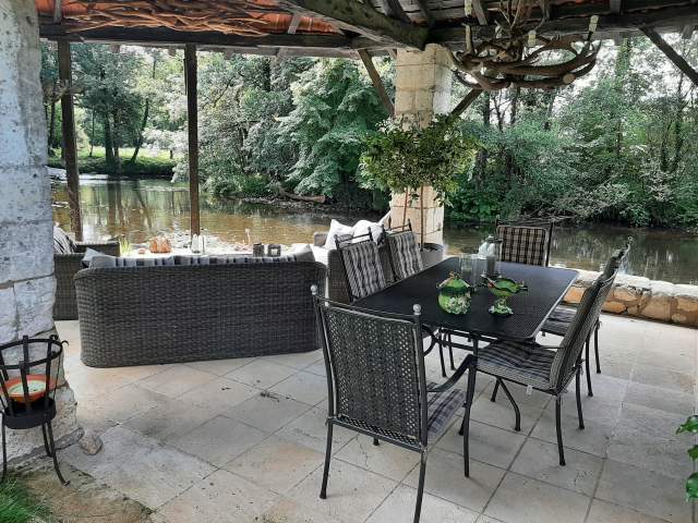 Petit dej bord d eau