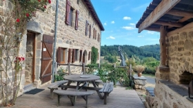 5 chambres dont une familiale pour 5 et une quadruple  'La grange de sagne' à Saint jean roure