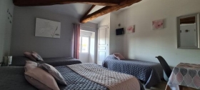 Chambre d'hôtes 1 à 5 personnes - Gite 4 à 6 personnes 'La gloriette' à Neuville de ppoitou