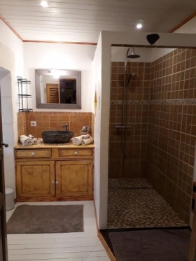 Maison d'hôtes de charme type charentaise 'La mesonnetta' à Soulignonne
