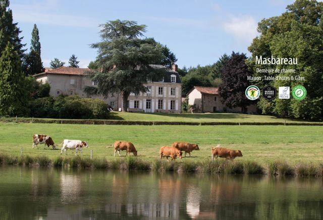Chambres et table d'Hôtes de Charme, Gites 'Le Masbareau' à Royères