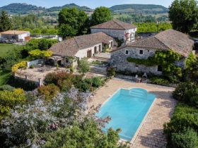 2 gîtes sur le même site 'Vieux mirou gîtes' à Valeilles