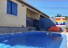 Doté d'une piscine chauffée à balnéo 'De la mer au volcan' à Saint pierre