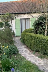 + micro ondes, plaque chauffante, frigo, bouilloire et cafetière électrique 'Chambre d'hôtes ' à Allonville