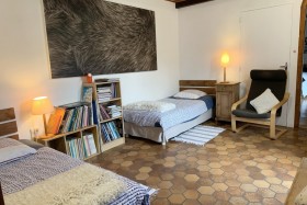 + micro ondes, plaque chauffante, frigo, bouilloire et cafetière électrique 'Chambre d'hôtes ' à Allonville