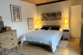 + micro ondes, plaque chauffante, frigo, bouilloire et cafetière électrique 'Chambre d'hôtes ' à Allonville