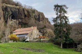 'Gîte "Les bourriaux"' à Saint pons
