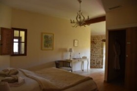 Maison d'Hôte de Charme à la Campagne 'L'aubier du tilleul' à Chanos-curson