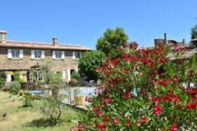 Maison d'Hôte de Charme à la Campagne 'L'aubier du tilleul' à Chanos-curson