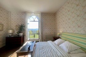 Petit château  'Château de vaux morvan' à Étang sur arroux