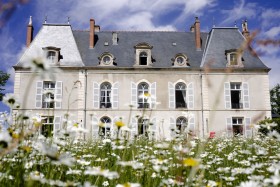 Petit château  'Château de vaux morvan' à Étang sur arroux