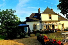 Propriété avec jardin d'eau 'Chambres d'hotes du haut anjou' à Thorigné-d'anjou - 49220 (france)