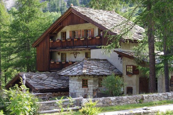 Chalet lavis trafford