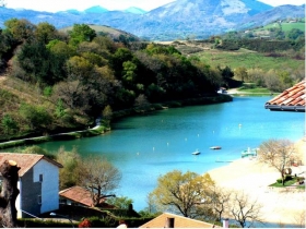 Chambre d'hôte 'AMAIUR' à St pée sur nivelle (lac)
