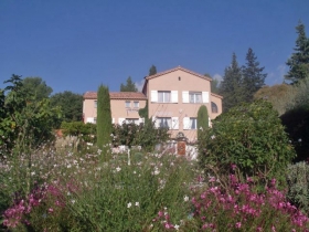 Chambre d'hôte et gite 'Bienvenue à la bastide des jaisous' à Peymeinade grasse