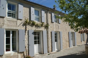 Gîte rural 'La Fermette, gîte 3 étoiles pour 10 personnes' à Surgères