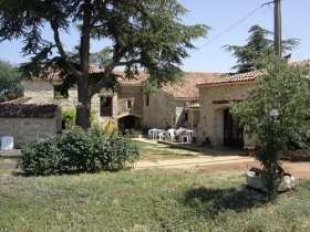 Mas provençal 'Mas de la chérine' à Quinson