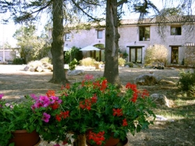 Mas provençal 'Mas de la chérine' à Quinson
