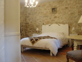 Mas provençal 'Mas de la chérine' à Quinson