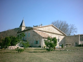 Chambre d'hôtes atypique 'La bastide de montchamp' à Malataverne