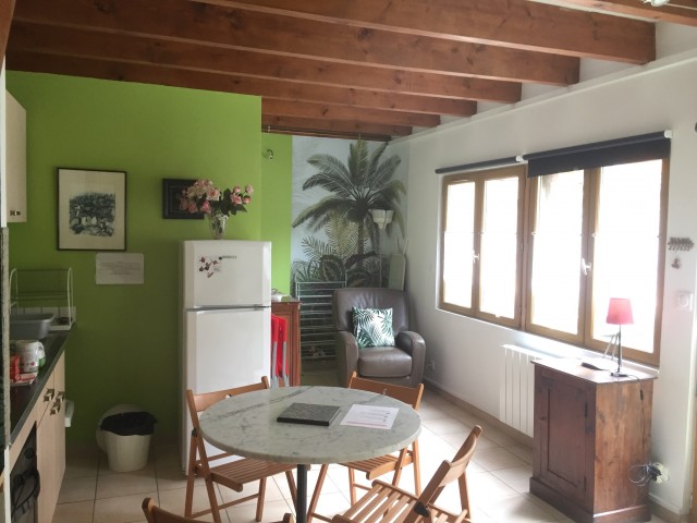 Espace repas maisonnette