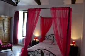 Gîte rural 'Les Copains à Bord: restaurant, chambres d'hotes , roulottes, gites et auberge' à St julien d'arpaon