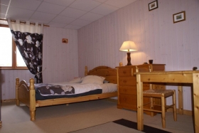 Chambre d'hôtes, chalets, gite 'Auberge des 5 lacs, chambres et table d'hotes,chalets gites' à Le frasnois