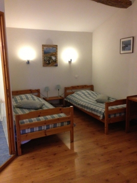Chambre d'hôte 'LA DEPENDANCE- BED AND BREAKFAST-between LYON and PEROUGES' à Beligneux