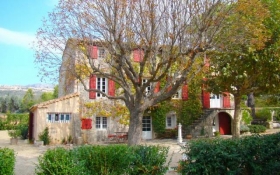 Chambre d'hôte de charme 'Aux terres rouges' à Rousset