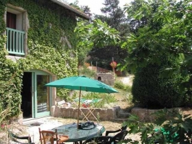 Gite, Chambre d'hôte, insolite 'Chambre d'hôte et gîte plein sud' à Montregard