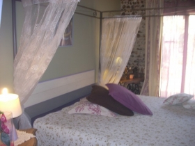 Chambre d'hôte 'Domaine de benauge' à Renung