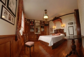 Chambre d'hôte 'Argentier du Roy - Chambres d'hotes de charme -  LOCHES' à Loches