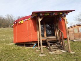 Chambre d'hôte et yourte 'La Garnasette' à Rosières
