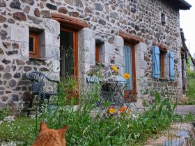 Chambre d'hôte et yourte 'La Garnasette' à Rosières