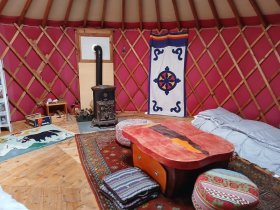 Chambre d'hôte et yourte 'La Garnasette' à Rosières