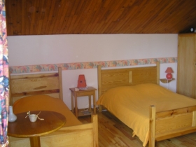 Chambre d'hôte et table d'hôte 'La prairie' à Alleyras