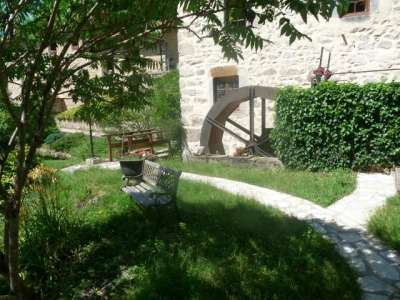Chambre d'hôte 'MOULIN DE LA PLANCHE FERRAND' à Puy guillaume