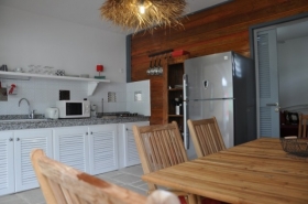Gîte rural 'A 150m de la plage et du surf, à 5mn à pied du plus beau lagon de la Guadeloupe Bois Jolan T2 de Charme avec Jacuzzi, T3 duplex de charme 6 couchages, Studios, piscine,  recommandés par le guide du routard,et à proximité à pied de 3 plages lagons turquois' à Ste-anne
